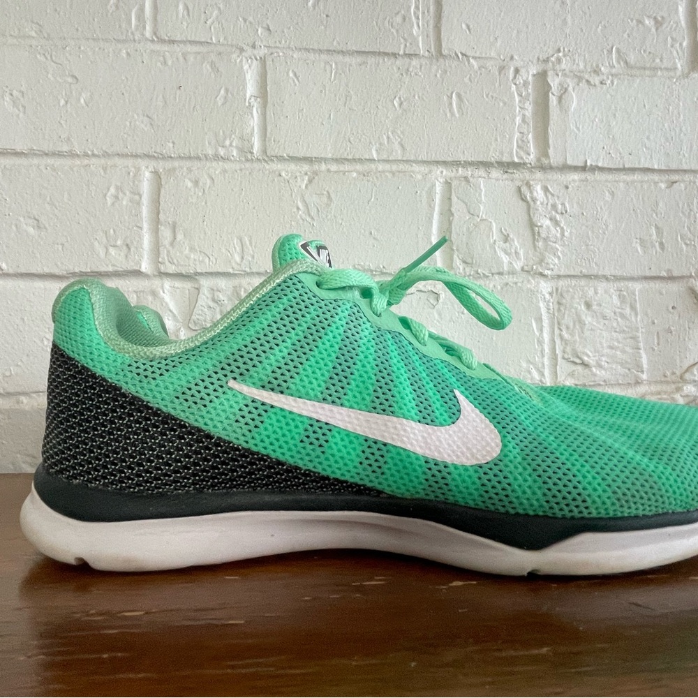 Nike Women’s In Training TR 6 Mint Green Running Shoes Size 9